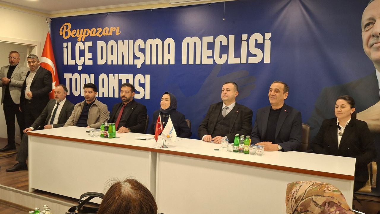 AK Parti Beypazarı ilçe başkanlığı, parti binalarında, Ankara Milletvekili Asuman