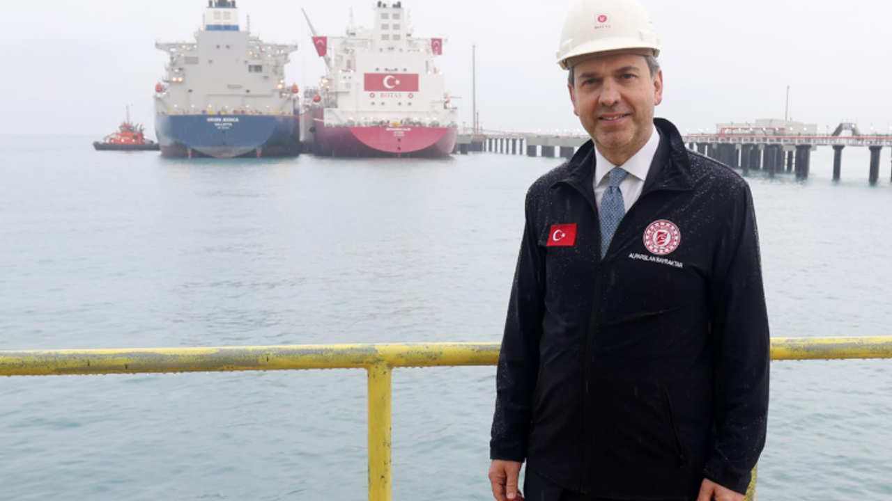 Enerji ve Tabii Kaynaklar Bakanı Alparslan Bayraktar, iki yeni gazlaştırma
