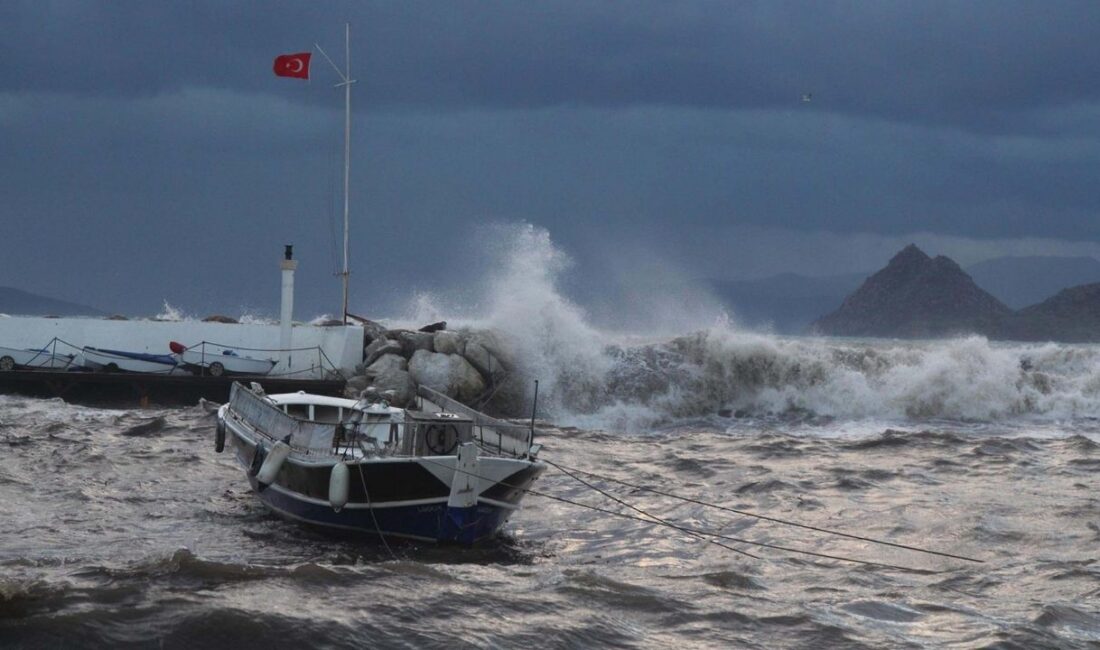 Muğla’nın Bodrum ilçesinde sabah saatlerinde etkisini artıran fırtına nedeniyle Gümbet