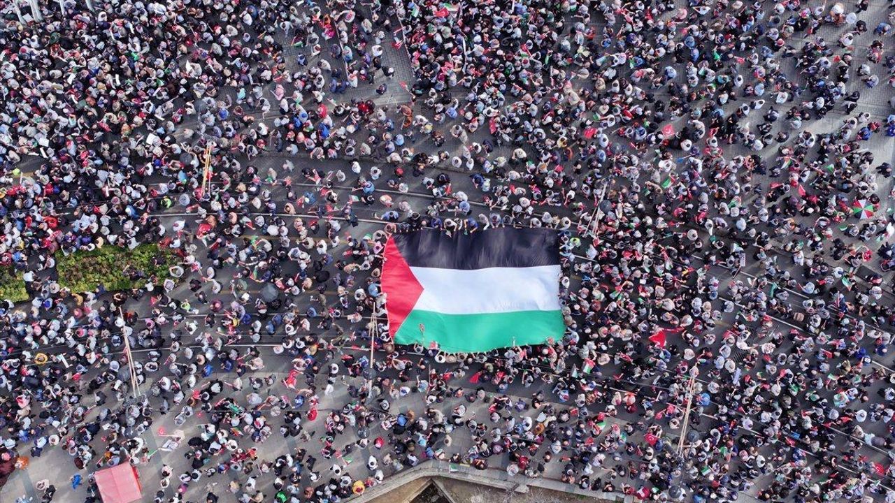 Gazze Şeridi’nin Mısır’a açılan tek kapısı olan Refah Sınır Kapısı’nın