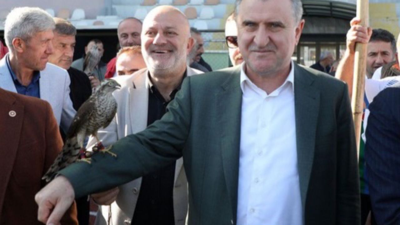 Doğu Karadeniz’de yüzyıllardır sürdürülen atmacacılık geleneğinin, kızıl sırtlı örümcek kuşuna