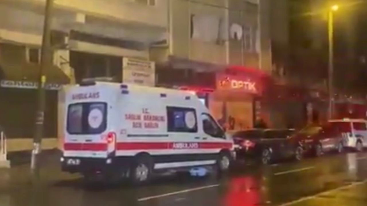 Esenler’de bir iş yerinde çıkan yangın, itfaiye ekiplerinin müdahalesiyle söndürüldü.