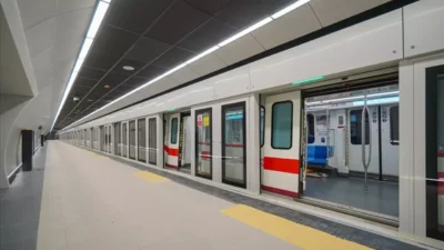 İstanbul Esenler’de Yenikapı-Kirazlı hattında sefer yapan metro treninin raydan çıkması