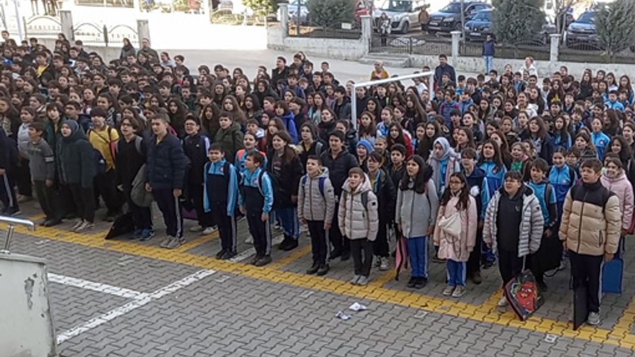 15 günlük tatilin ardından okullarda ders zili yeniden çaldı ve