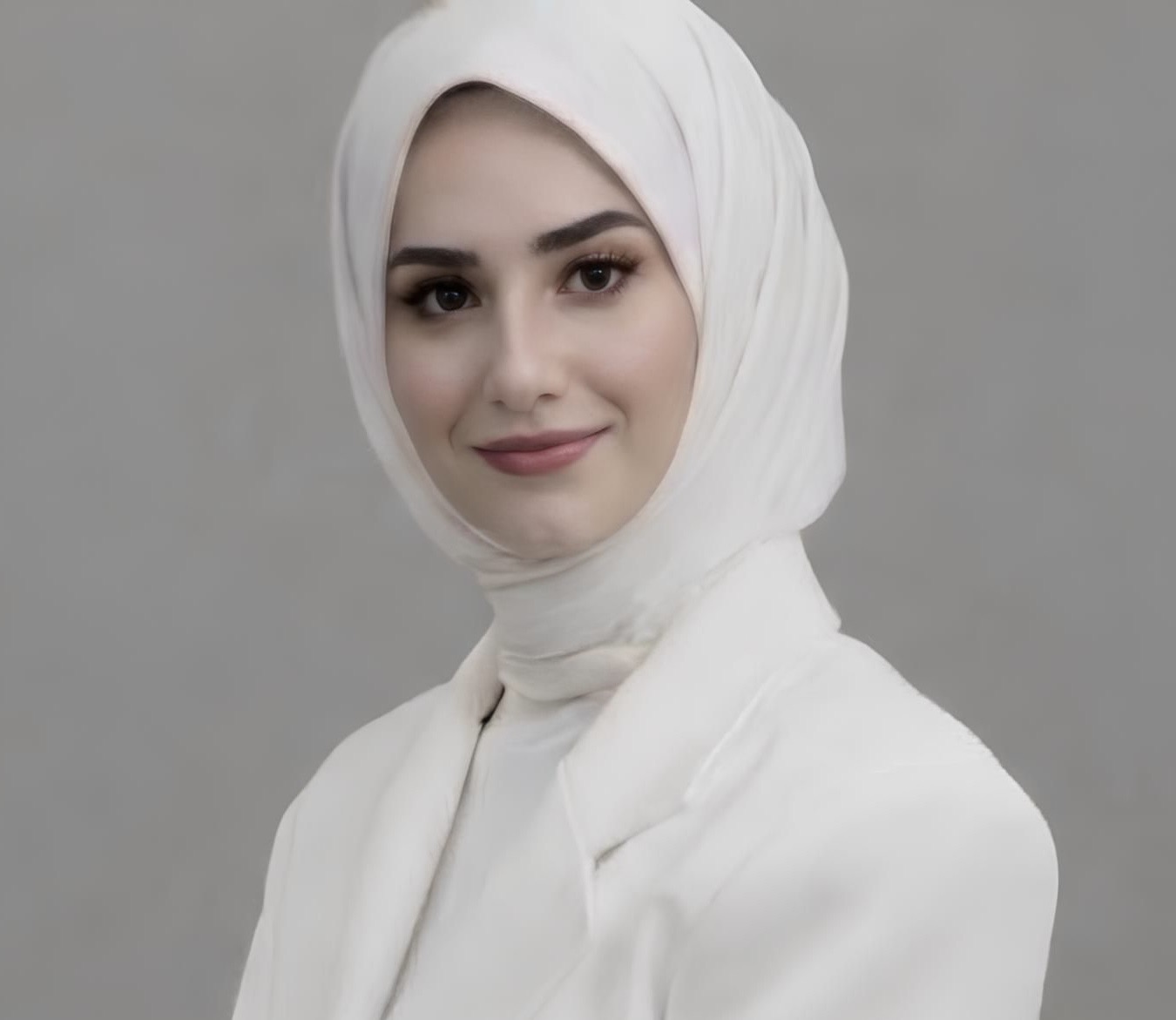 Afra ŞENOL yazar fotoğrafı
