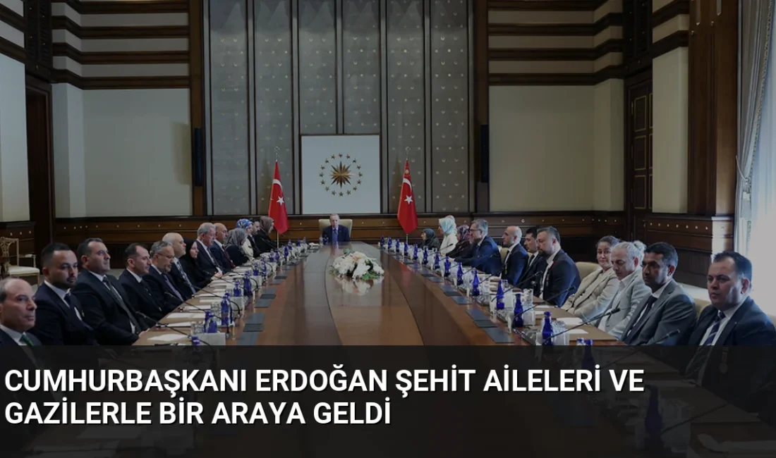 Cumhurbaşkanı Erdoğan, Cumhurbaşkanlığı Külliyesi'nde şehit aileleri ve gazilerle buluştu. Terörle