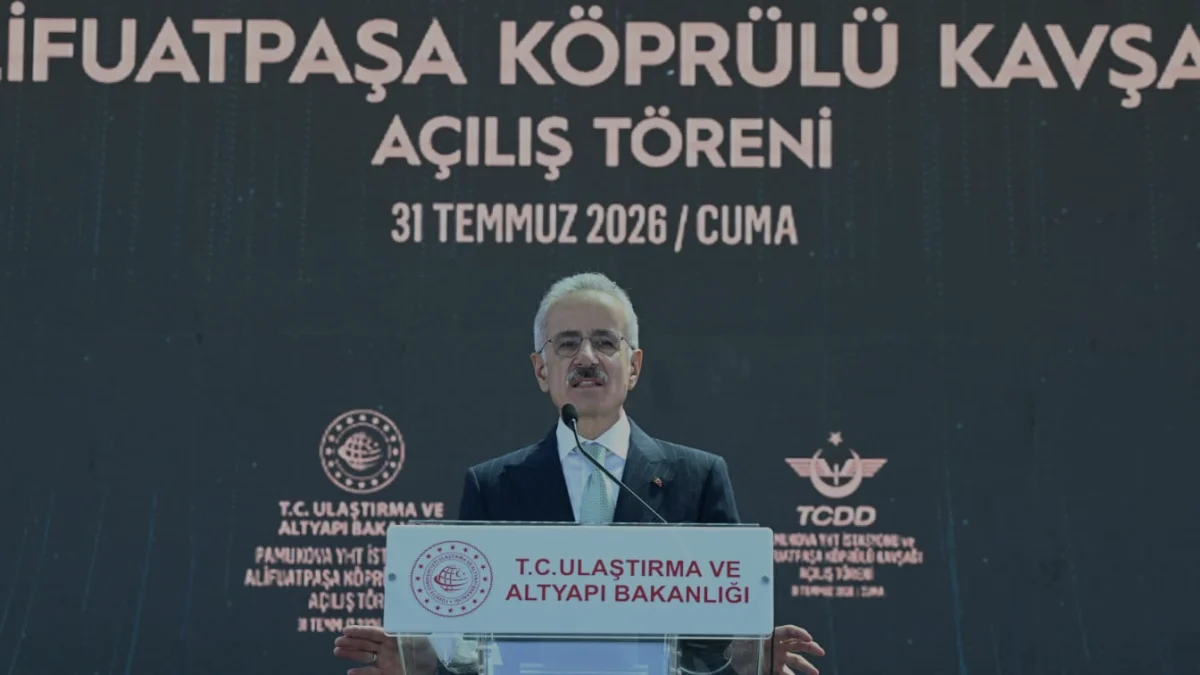 Ulaştırma ve Altyapı Bakanı Uraloğlu, Sakarya'da Pamukova YHT İstasyonu ve