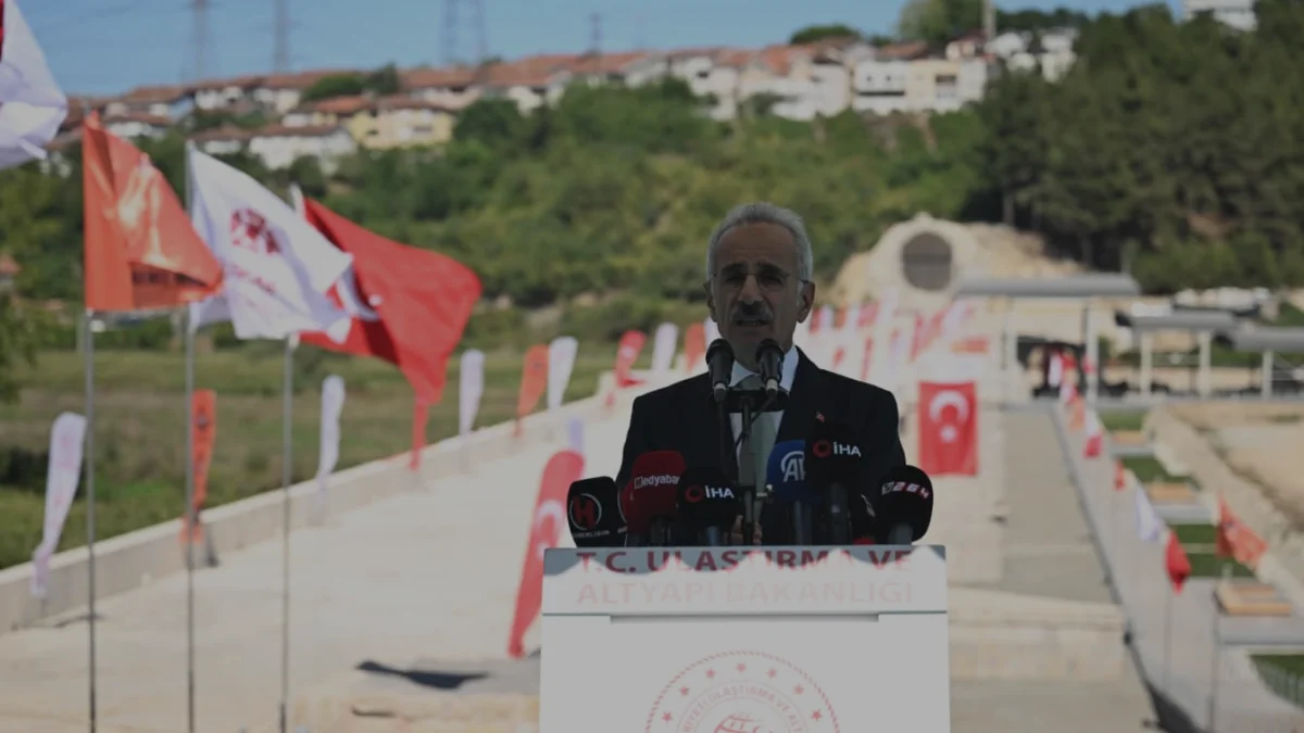 Ulaştırma ve Altyapı Bakanı Abdulkadir Uraloğlu, Sakarya'daki 1500 yıllık tarihi