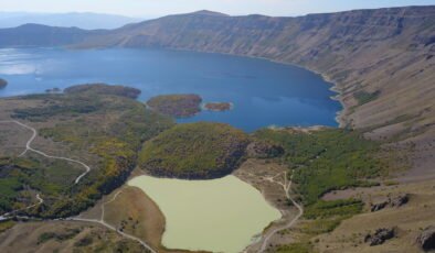 32 yıl önce çektiği fotoğraflarla Nemrut Krater Gölü’nü tanıtmıştı; yaşanan değişimi anlattı