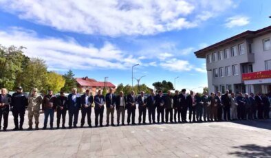 Ahlat’ta 19 Ekim Muhtarlar Günü Coşkuyla Kutlandı