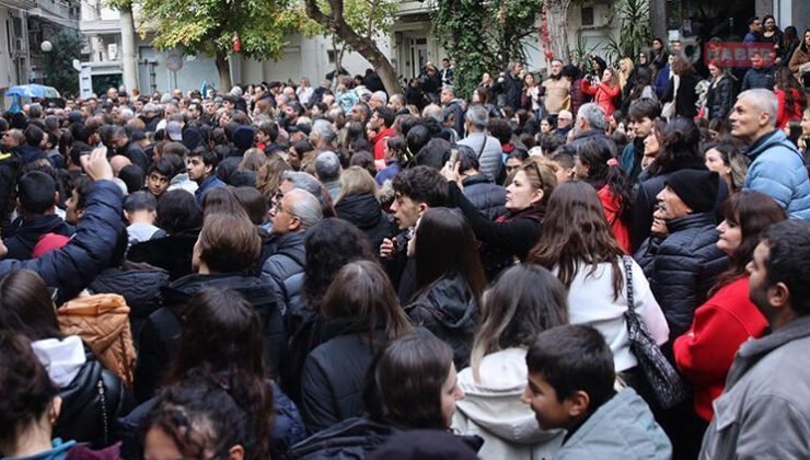 Atatürk’e sevgi seli: Türkiye dışında en kalabalık anmanın olduğu yer… Ziyaretçi akınına uğradı!