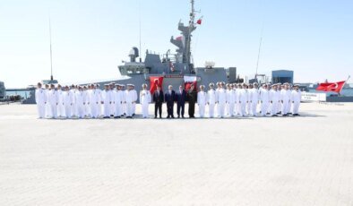 Bakan Güler, Katar’da Deniz Öge Komutanlığı’nı ziyaret etti