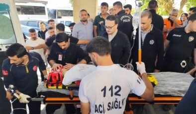 Bıçağın üzerine düşen Kerem bebek, ambulans helikopterle sevk edildi