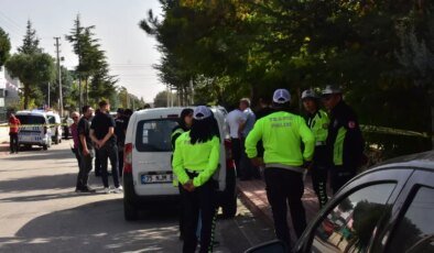 Bıçaklı Atakta Polis Yaralandı