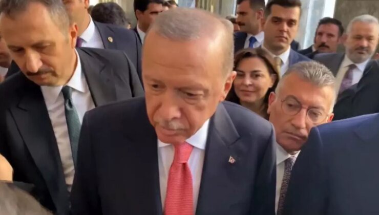 Cumhurbaşkanı Erdoğan’ın karşılık vermediği soru! Topu muhabire attı