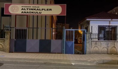 Diyarbakır’da Anne-Oğul Gözaltına Alınan Sürücüyle Kaza Geçirdi