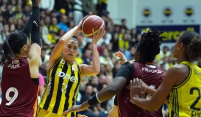 Fenerbahçe Opet sahasında Galatasaray Çağdaş Faktoring’i yendi