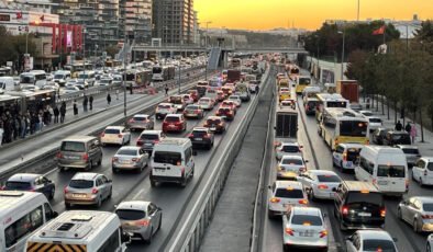 İstanbul trafiğinde ‘ara tatil’ yoğunluğu