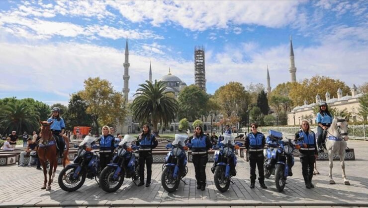 İstanbul’da motosikletli ve atlı bayan zabıtalar vazife başında