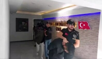 İzmir’de Oto Galeriye Akın: 4 Kuşkulu Tutuklandı