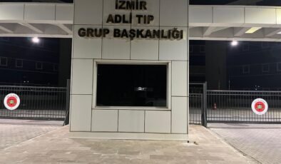 İzmir’de sokaktaki arbedede üvey oğlu tarafından bıçaklanarak öldürüldü (2)-  Yeniden