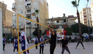 Kumluca’da 24 Kasım Öğretmenler Günü Voleybol Turnuvası Düzenlendi