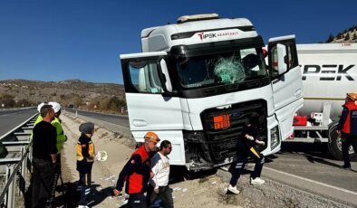 Kütahya’da LPG Tankeri Yolu Kapattı