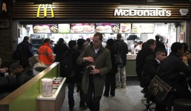 McDonald’s Global Satışlarda E. coli Telaşları Nedeniyle Düşüşle Karşı Karşıya