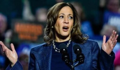 Seçimi kaybeden Kamala Harris kameralar karşısına çıktı, ‘Savaşa devam’ dedi