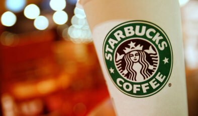 Starbucks Karışık Sonuçlar Açıkladı ve Stratejik Değişiklikleri Özetledi